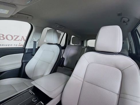 New 2026 Lincoln Aviator 2WD image 23