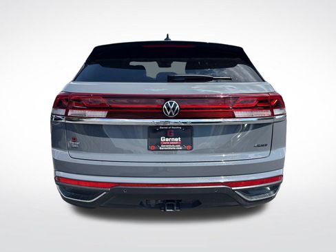 Certified 2025 Volkswagen Atlas Cross Sport SE AWD/4WD image 4