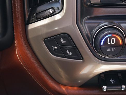 Used 2016 Chevrolet Silverado 1500 High Country w/ High Country Premium Package AWD/4WD image 23