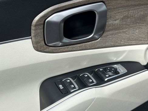 Used 2023 Kia Sorento EX w/ Panoramic Sunroof Package image 23