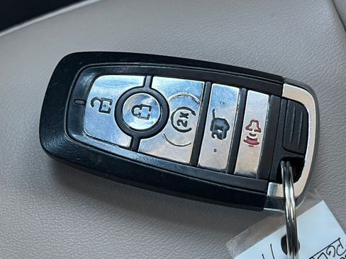 Used 2023 Lincoln Aviator AWD w/ Premium Package image 32