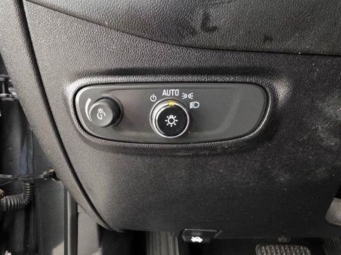 Used 2018 Chevrolet Equinox LS FWD image 14
