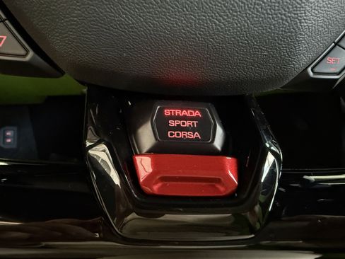 Used 2023 Lamborghini Huracan Tecnica image 23