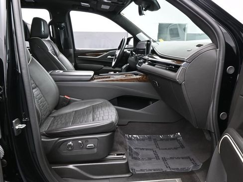 Used 2024 Cadillac Escalade ESV Premium Luxury Platinum AWD/4WD image 50