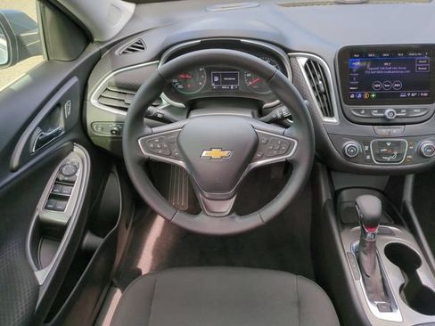 Used 2023 Chevrolet Malibu RS FWD image 17