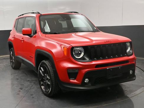 Used 2022 Jeep Renegade Latitude w/ Sun/Sound Group AWD/4WD image 2