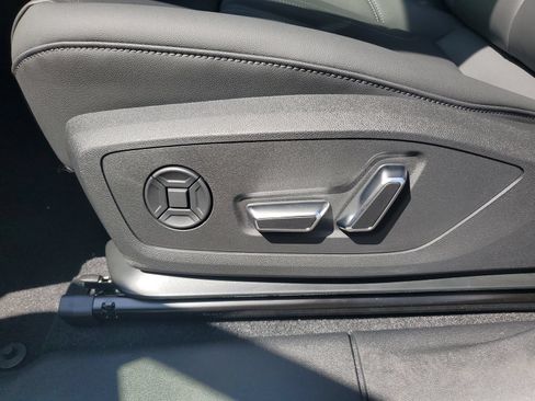 New 2026 Audi Q3 quattro 2.0T AWD/4WD image 22