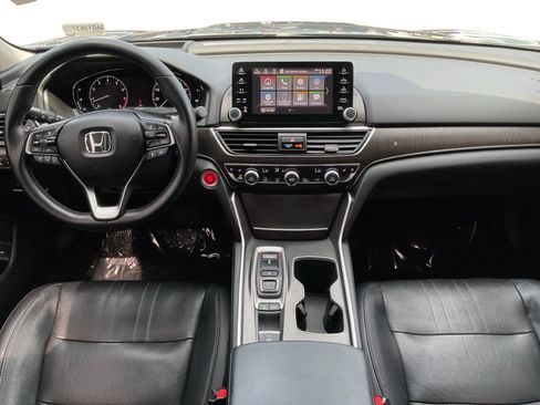 Used 2018 Honda Accord Touring image 9