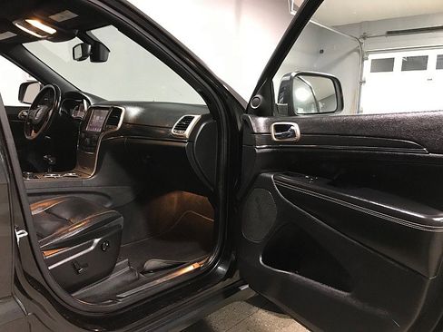 Used 2015 Jeep Grand Cherokee Limited image 12