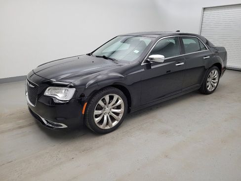 Used 2019 Chrysler 300 Limited image 2