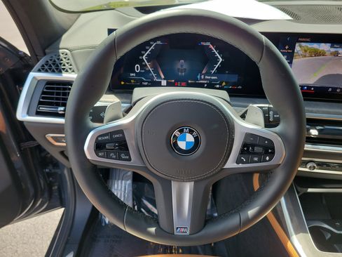 Used 2026 BMW X7 xDrive40i w/ M Sport Package AWD/4WD image 29