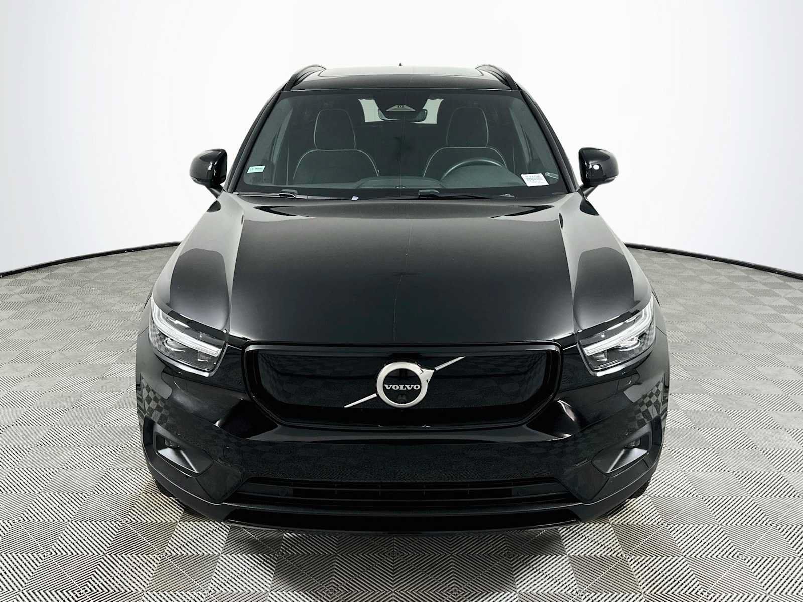 Used 2022 Volvo XC40 P8 Recharge Plus AWD/4WD image 2