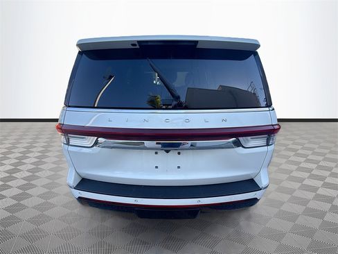 Used 2023 Lincoln Navigator Reserve image 7