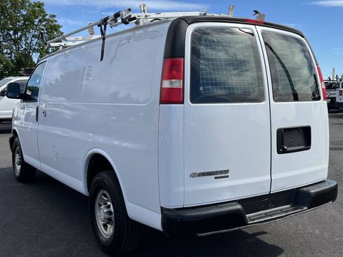 Used 2016 Chevrolet Express 2500 RWD image 7