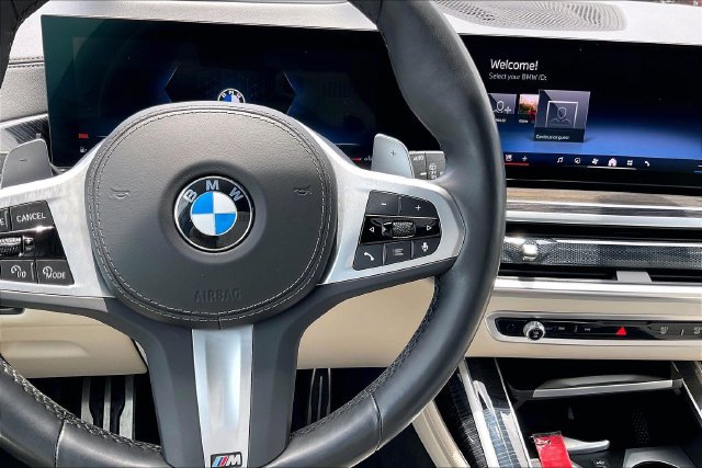 Used 2024 BMW X7 xDrive40i w/ M Sport Package AWD/4WD image 19