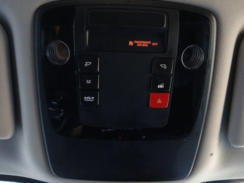 Used 2024 Kia Carnival SX FWD image 7