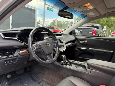 Used 2014 Toyota Avalon XLE Touring FWD image 10