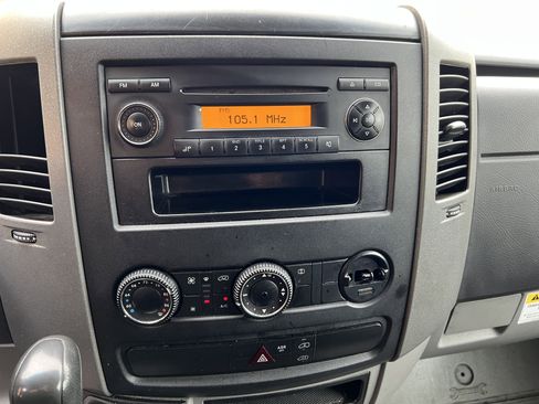 Used 2013 Mercedes-Benz Sprinter 2500 image 18