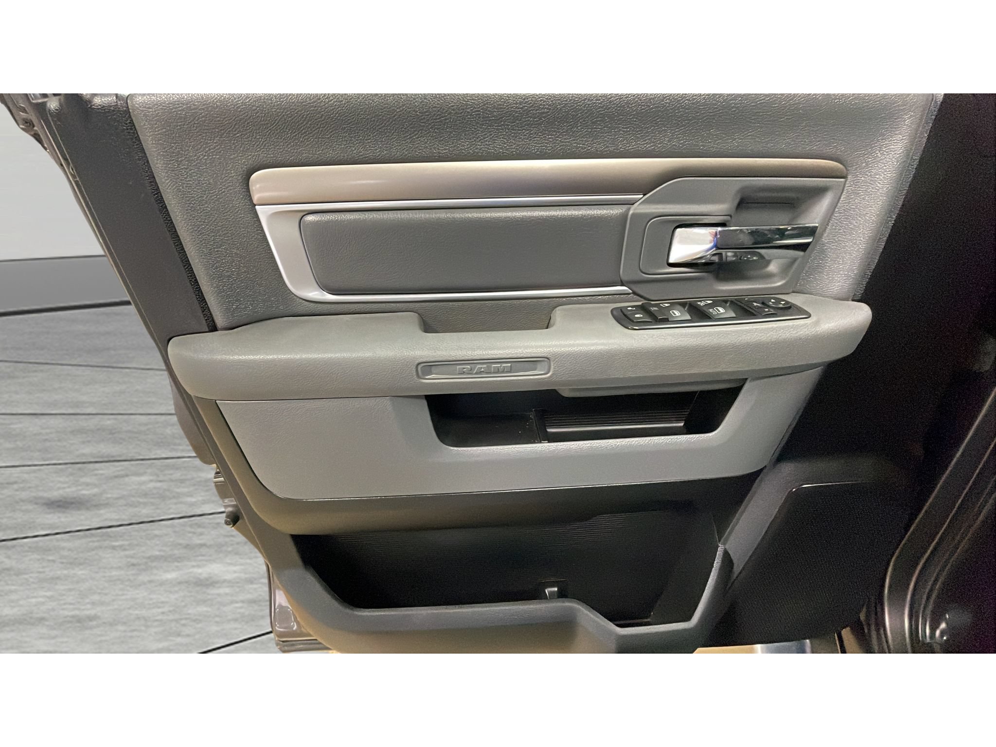 Used 2016 RAM 3500 Big Horn AWD/4WD image 10