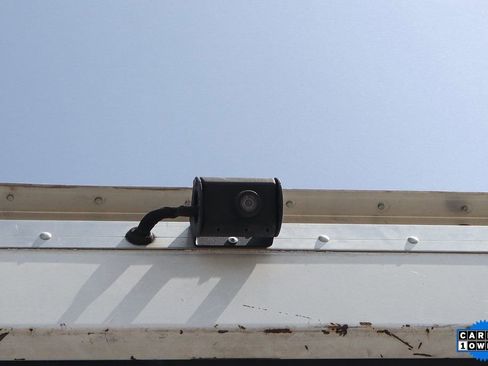 Used 2018 Ford E-350 and Econoline 350 Super Duty image 32