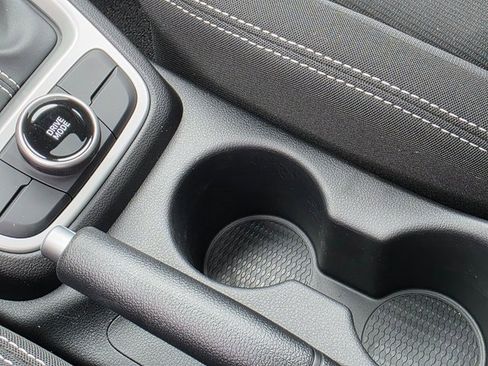 New 2025 Hyundai Venue SEL image 30