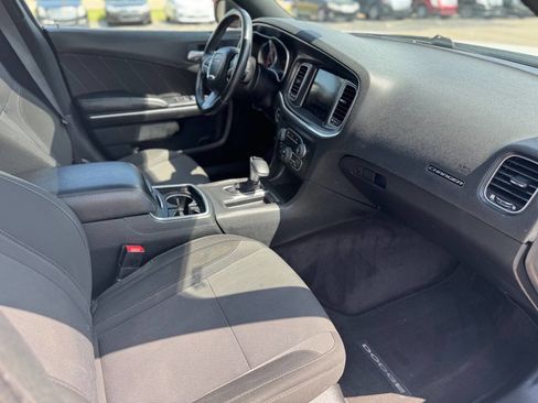 Used 2016 Dodge Charger SXT image 17
