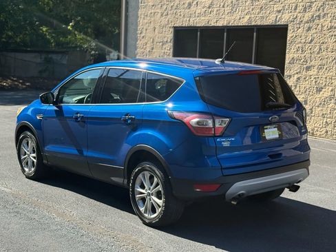 Used 2017 Ford Escape SE w/ SE Cold Weather Package AWD/4WD image 9