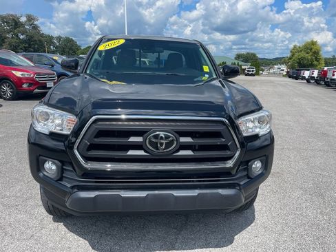 Used 2022 Toyota Tacoma SR5 w/ SR5 Appearance Package (SM) AWD/4WD image 2