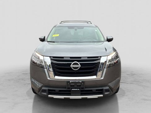 Certified 2024 Nissan Pathfinder SL w/ SL Premium Package AWD/4WD image 2