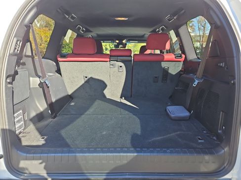 Used 2023 Lexus GX 460 Premium image 19