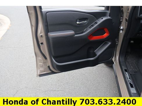 Used 2023 Nissan Frontier PRO-4X w/ Technology Package image 22