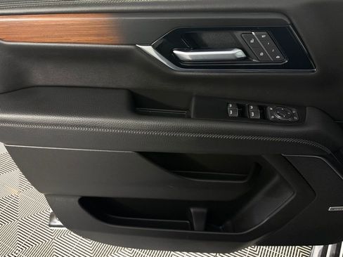 Used 2025 GMC Yukon Denali image 27