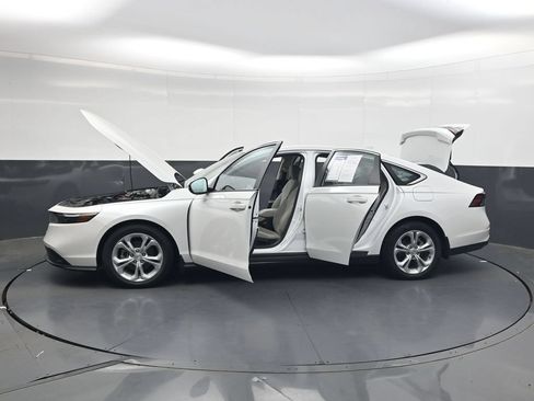Used 2023 Honda Accord LX image 40