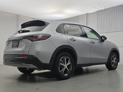 Used 2024 Honda HR-V EX-L image 7