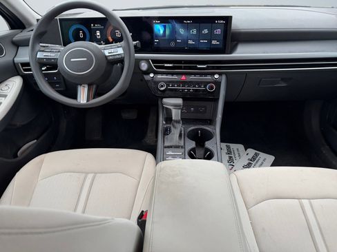 Certified 2025 Hyundai Sonata SE image 12