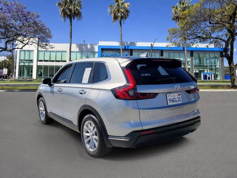 Used 2024 Honda CR-V EX image 3