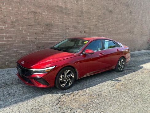 Used 2024 Hyundai Elantra Limited FWD image 1