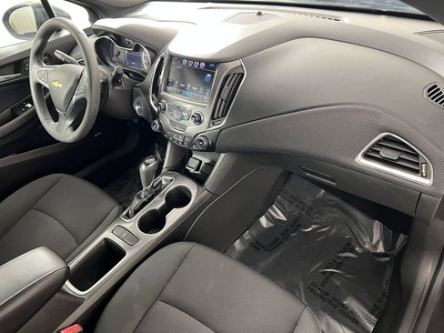 Used 2016 Chevrolet Cruze LT w/ Sun And Sound Package FWD image 26