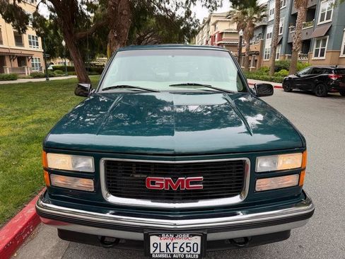 Used 1997 GMC Yukon 4WD 4-Door w/ Marketing Opt Pkg 5 image 9