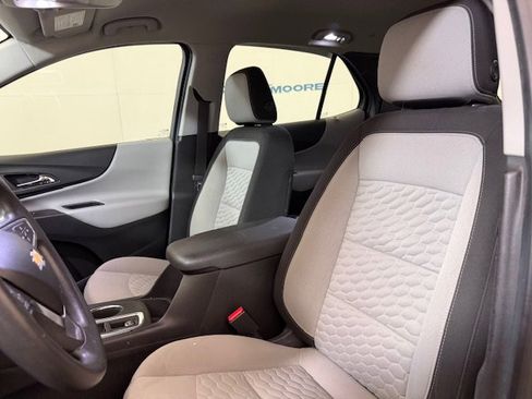 Used 2018 Chevrolet Equinox LS image 3