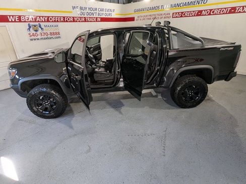 Used 2018 Chevrolet Colorado ZR2 w/ ZR2 Midnight Special Edition image 12