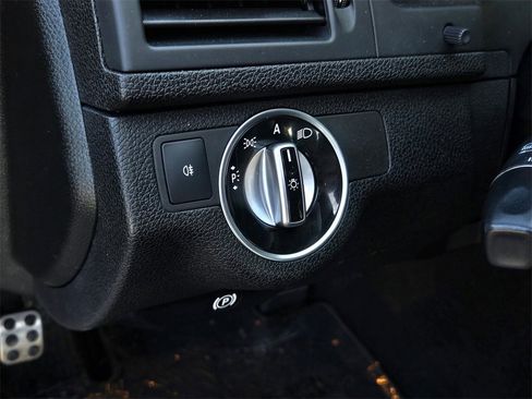 Used 2011 Mercedes-Benz C 350 Sport image 17