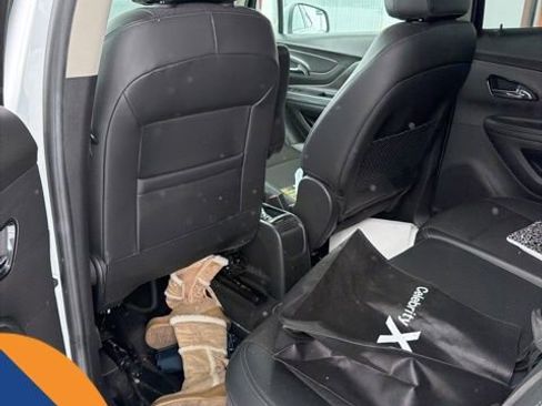 Used 2019 Buick Encore Sport Touring image 9