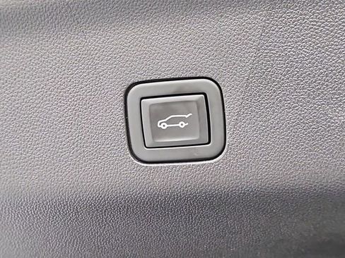 Certified 2024 Cadillac Escalade Sport Platinum image 31