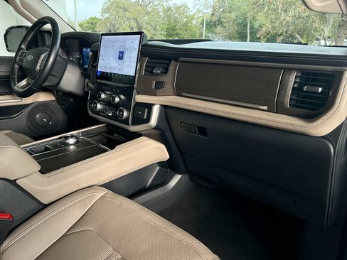 Used 2024 Ford Expedition Max Limited RWD image 33