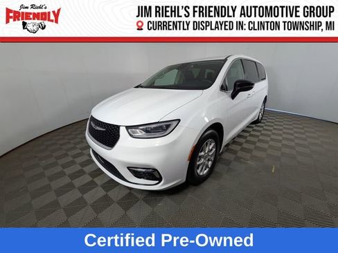 Used 2024 Chrysler Pacifica Touring-L FWD image 1