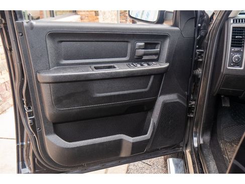 Used 2018 RAM 1500 Express w/ Express Value Package AWD/4WD image 9
