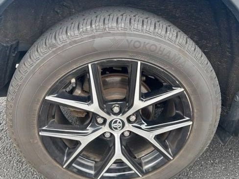 Used 2017 Toyota RAV4 SE w/ Power Special Value Package AWD/4WD image 11
