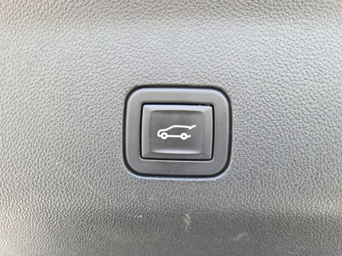 Used 2024 Chevrolet Tahoe Premier image 23