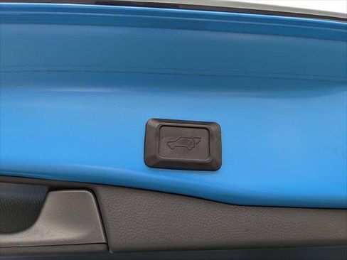 Used 2019 Toyota RAV4 XLE Premium w/ Cold Weather Package AWD/4WD image 18